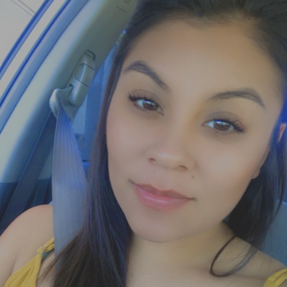 Meet your Posher, Cristal - Picture 1 of 1